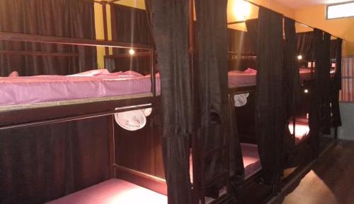 10-Bed Mixed Dormitory Room