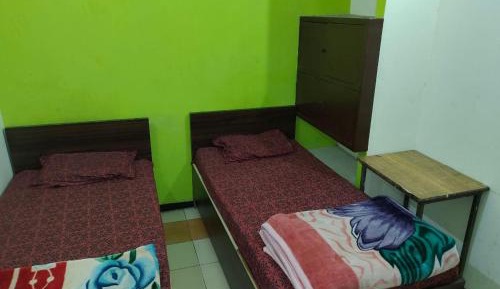 Double or Twin Room with Shared Bathroom