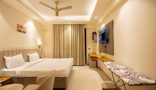 Deluxe King Room