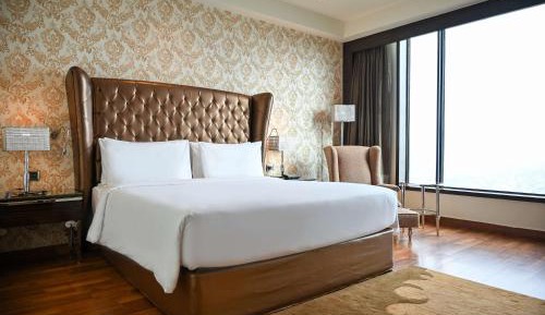 Business class Room with Bath tub - Buy 1 Get 1 @ORO & 15% discount on hotel services