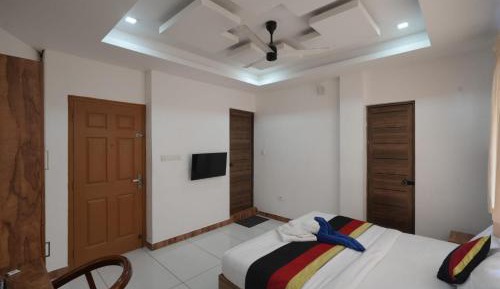 King Studio with Sofa Bed