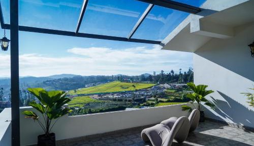 Suite with Mountain View