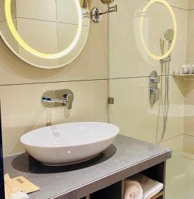 Quadruple Room with Private Bathroom
