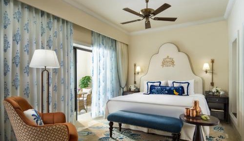 Royal Suite | One-way Airport Transfer with 15% off on F&B, Spa & Laundry