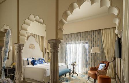 Palace Room | One-way Airport Transfer with 15% off on F&B, Spa & Laundry