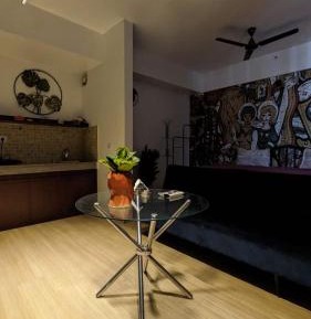 King Studio with Sofa Bed