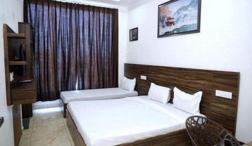 Deluxe Double Room with Extra Bed