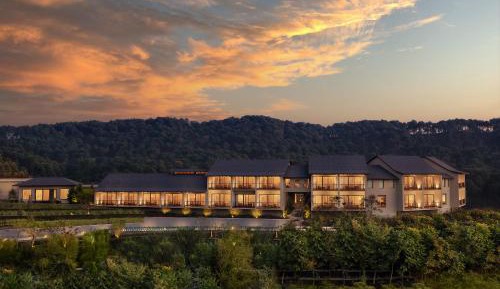 Tusha - Mountain View