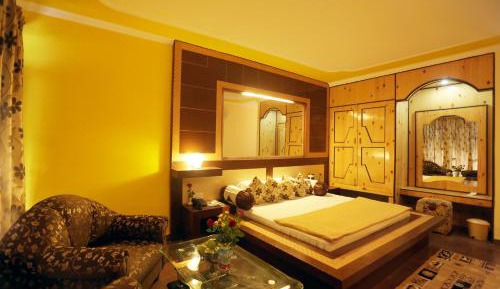 Superior Deluxe Double or Twin Room 