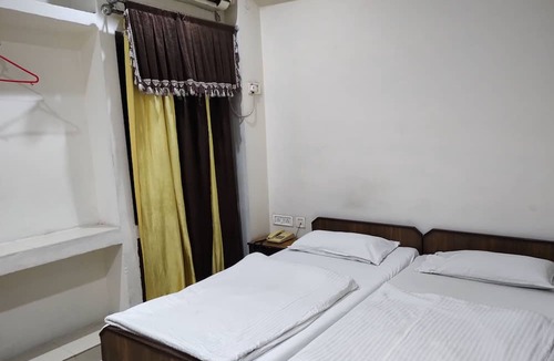 Jhansi Hotel | Hotel Samrat
