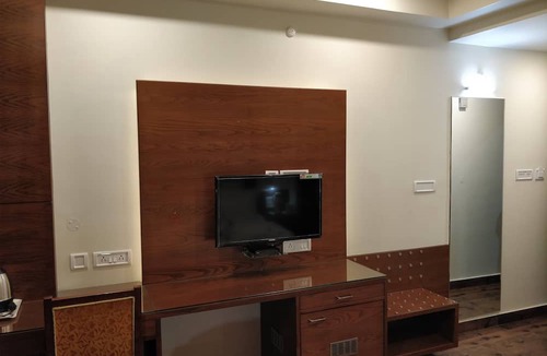 Jhansi Hotel | Hotel Yatrik