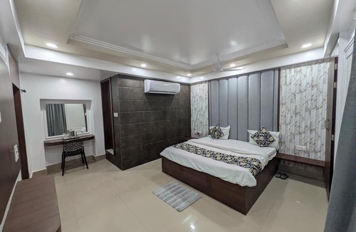 Aligarh Hotel | Hotel Vrindavan Palace