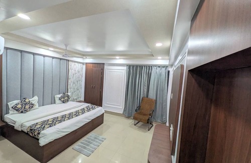 Aligarh Hotel | Hotel Vrindavan Palace