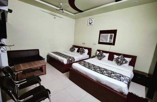 Aligarh Hotel | Hotel Vrindavan Palace