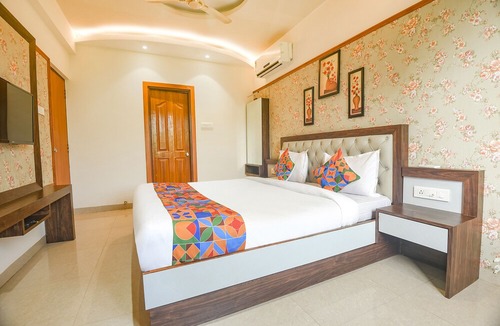 Penha de Franรงa Hotel | FabHotel Vihasta Gold Nest
