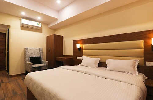 Lucknow Hotel | FabHotel Blueark
