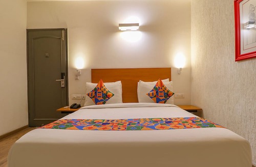Chittaranjan Hotel | Fabhotel Lord Inn