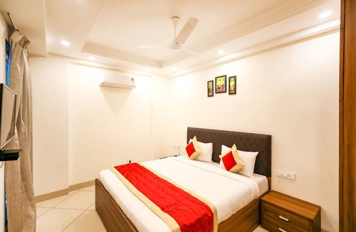 Malviya Nagar Hotel | Fabhotel La Paz Stay B&B