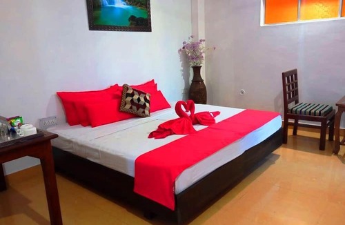 Lansdowne Hotel | Hotel Sheetal Tower