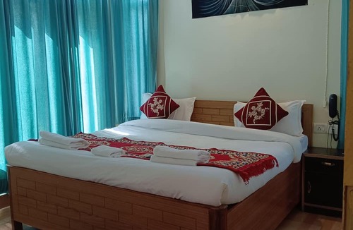 Bail Parao Hotel | Jungle Corbett Castle