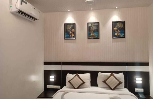 Mysore Bed & Breakfast | Yuvraj Palace Inn