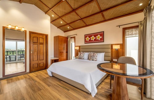 Orai Hotel | Shyama Sarovar Portico