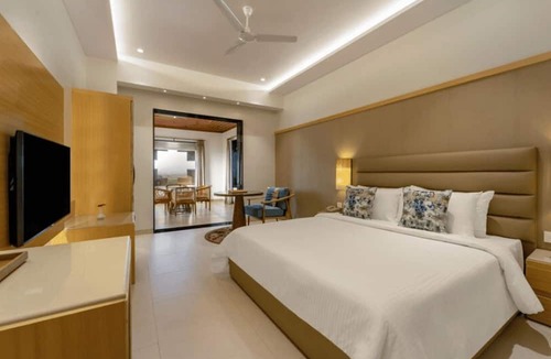 Orai Hotel | Shyama Sarovar Portico