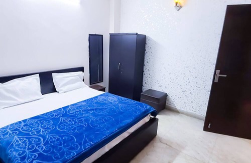 Chittaranjan House | Roomshala 047 Hotel Jagannath