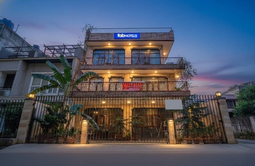New Friends Colony Hotel | FabHotel Goodwill Homes