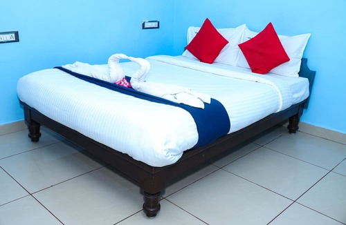 Tindivanam Hotel | Dolphin Beach Guest House