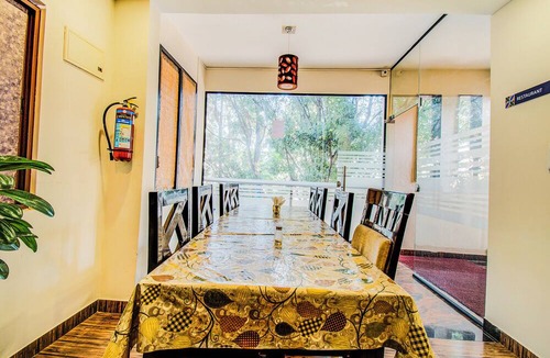 5th Block Hotel | Fabhotel Corporate Crown