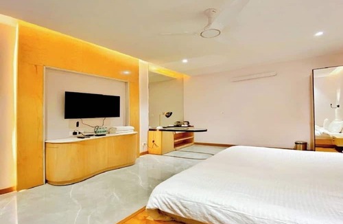 Meerut Hotel | Grand 5 Resort