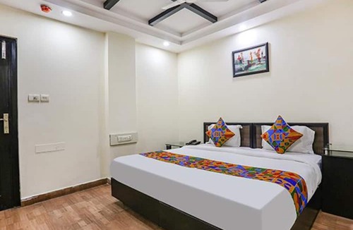 South Extension Hotel | Fabhotel Blue Moon Home Stay