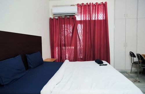 Lajpat Nagar Hotel | Roomshala 112 Hotel Blissbourn