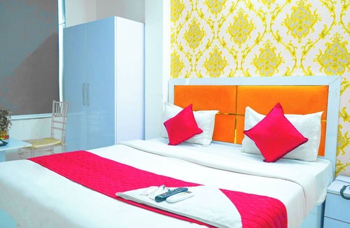 Lajpat Nagar Hotel | Roomshala 112 Hotel Blissbourn