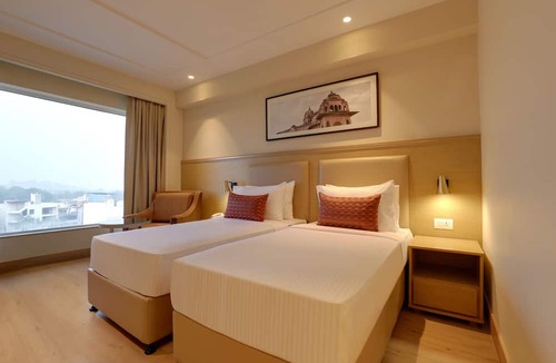 Jhansi Hotel | Lemon Tree Hotel Jhansi