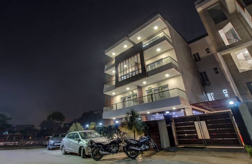 Gurugram House | Treebo M2M Residency Sector 46