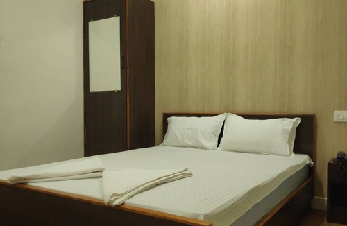 Salem Hotel | LIVGRAND HOTEL SRI DHEVI Salem
