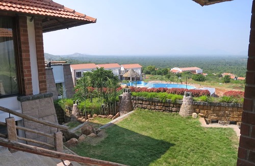 Saranthangi Resort | Kadambavanam Ethnic Village Resort