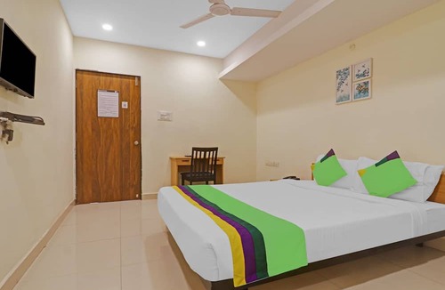 Hyderabad House | Treebo Tee