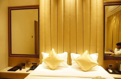 Kanpur Hotel | Red Orchid