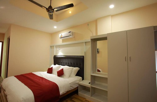 Mananthavady Hotel | Hotel Wayanad Square