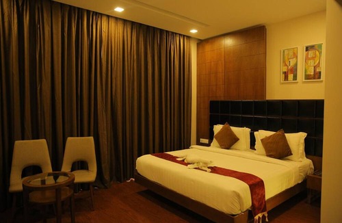 Karur Hotel | The Royal Grand