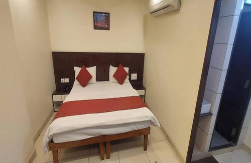 Sindhi Camp Hotel | Hotel Rashika Palace