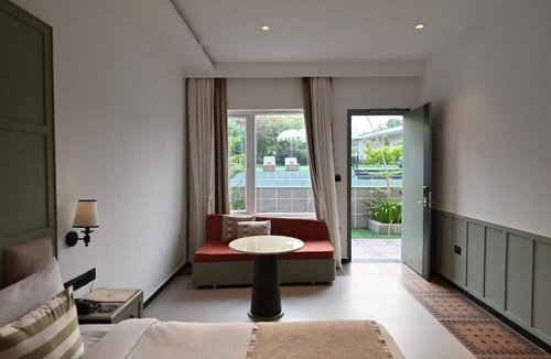 Kanpur Hotel | Status Club Resort