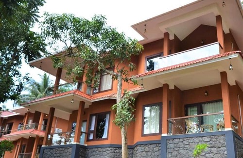 Vazhavatta Hotel | Room-lakerose Wayanad Resort - Lake View