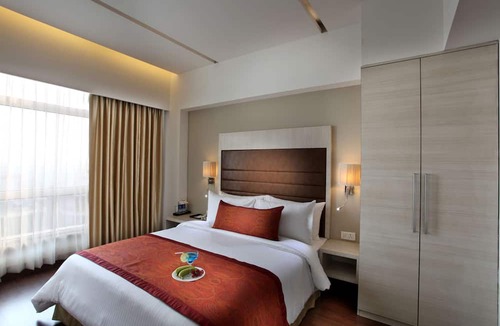 Vaishali Hotel | Mahagun Sarovar Portico Suites Ghaziabad