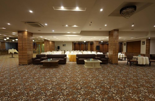 Shahjahanpur Hotel | Days Hotel by Wyndham Neemrana Jaipur Highway