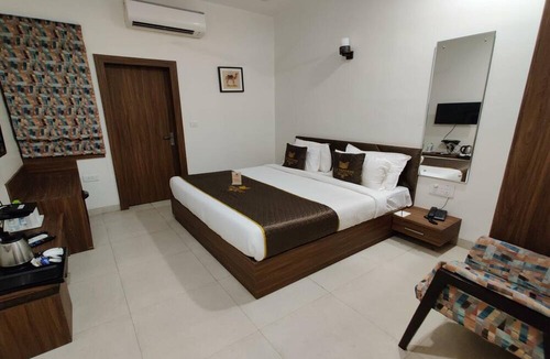 Aligarh Hotel | La Imperio Hotel