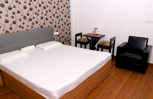Balrampur Hotel | Surya Hotel